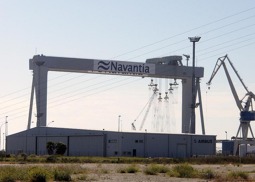 Grúa de Navantia en los Astilleros de Puerto Real - FEMCA Cádiz